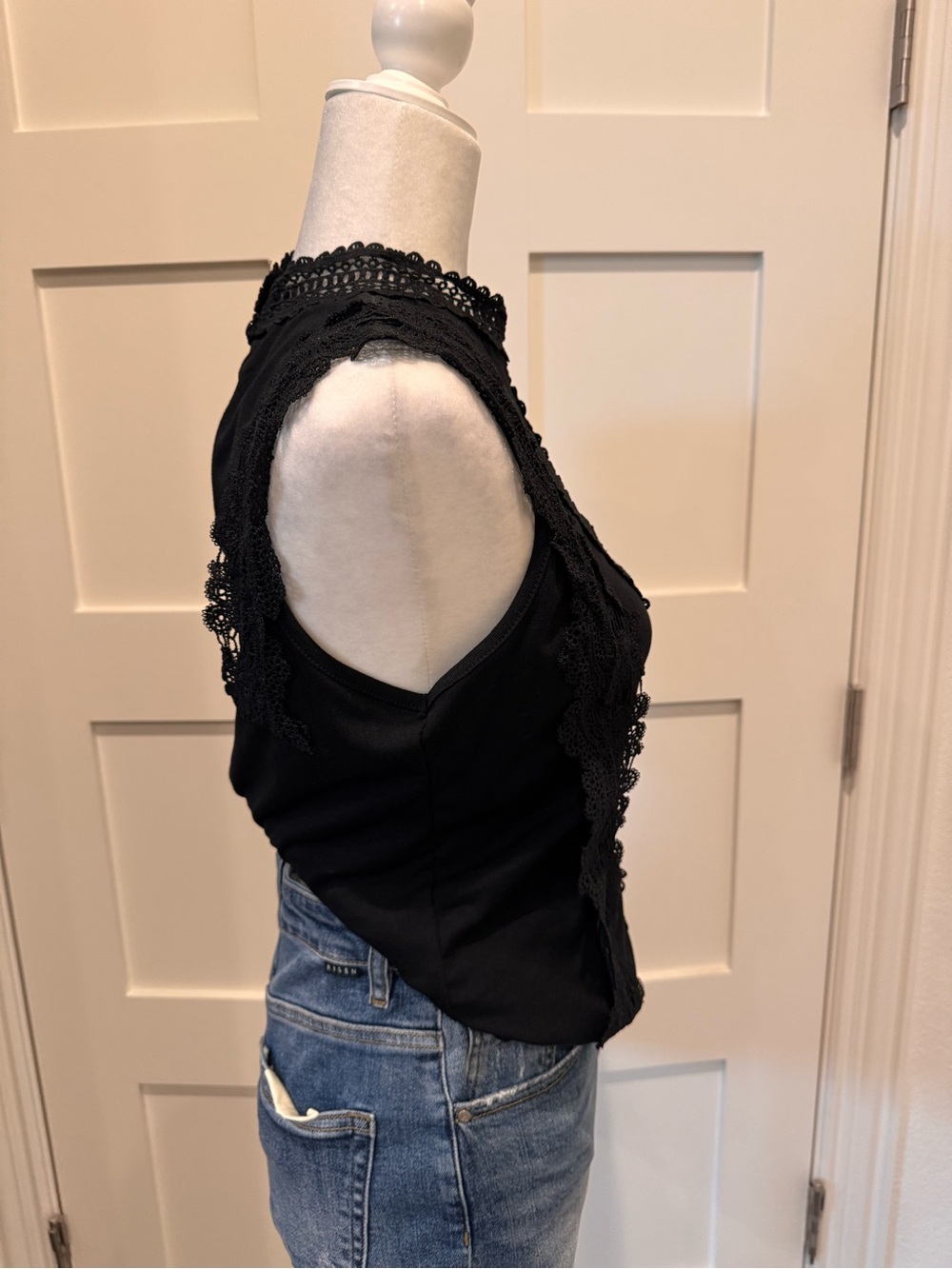 SHEIN Black Lace-Trim Mock Neck Camisole - Picture 3 of 4